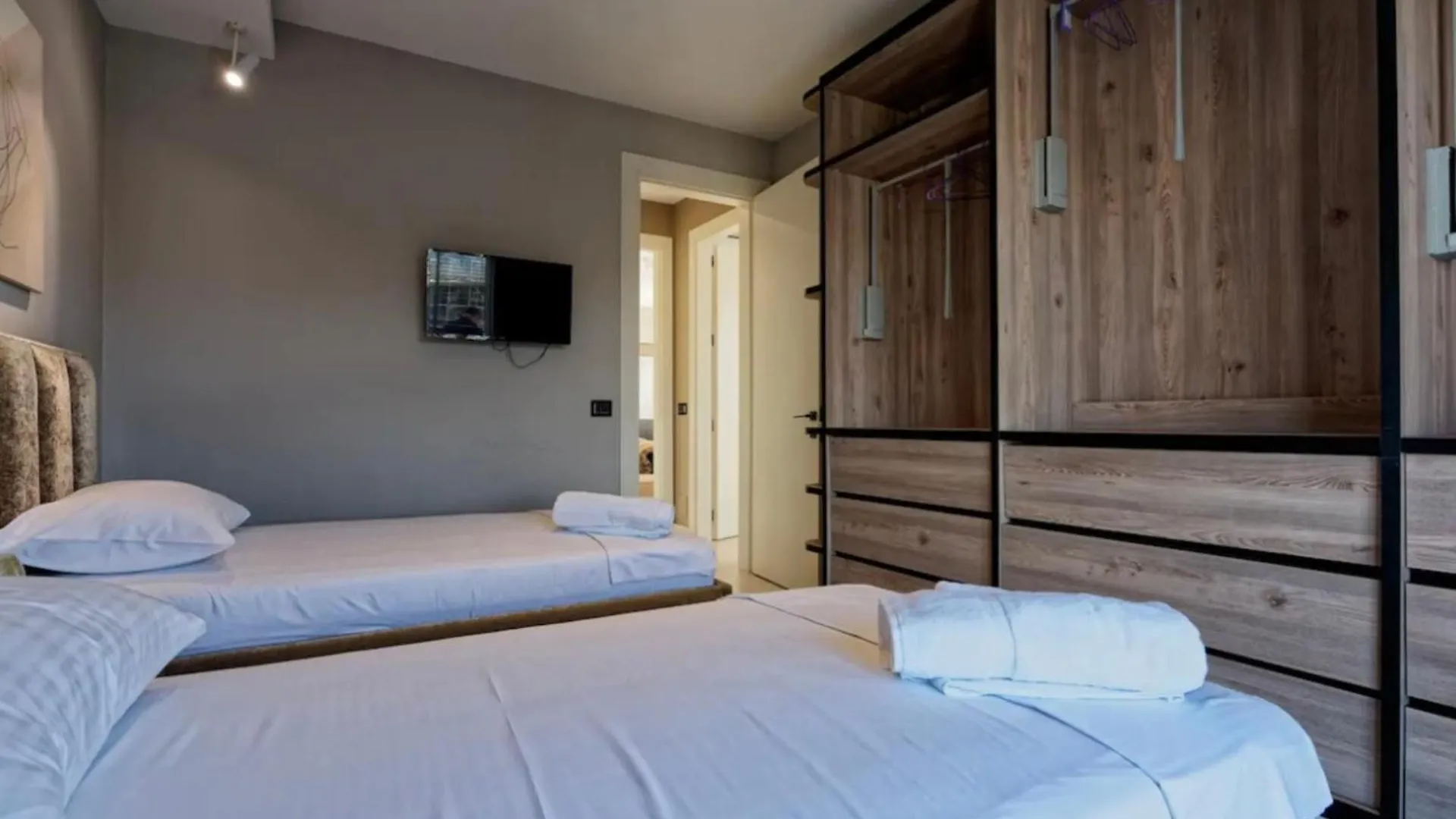 Aparthotel Luxurious Central Apartments Tirana